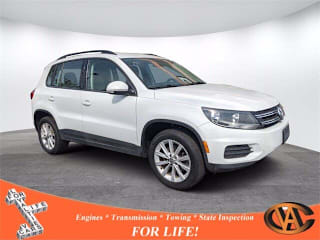 2018 Volkswagen Tiguan Limited 2.0T 4Motion WVGBV7AX9JK000465 2018 Volkswagen Tiguan Limited 2.0T 4Motion