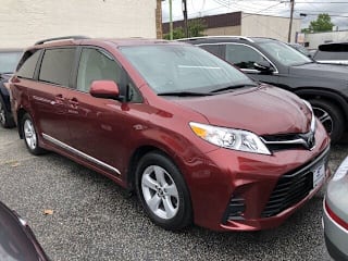 2018 Toyota Sienna LE 8-Passenger 5TDKZ3DC5JS955251 2018 Toyota Sienna LE 8-Passenger