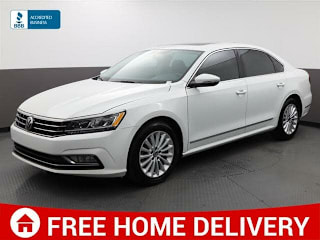 2017 Volkswagen Passat 1VWBT7A32HC084329 2017 Volkswagen Passat