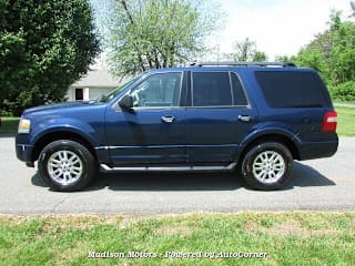 2011 Ford Expedition XLT 1FMJU1J56BEF02232 2011 Ford Expedition XLT