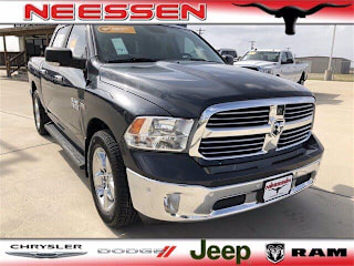 2017 Ram Pickup 1500 1C6RR6LT5HS613762 2017 Ram Pickup 1500