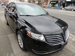 2017 Lincoln MKT Town Car 2LMHJ5NK0HBL00249 2017 Lincoln MKT Town Car