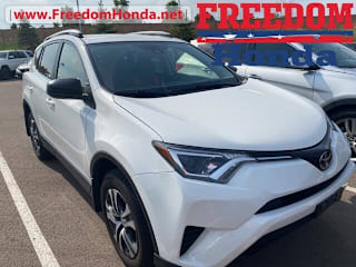 2017 Toyota RAV4 LE JTMBFREV8HJ141324 2017 Toyota RAV4 LE