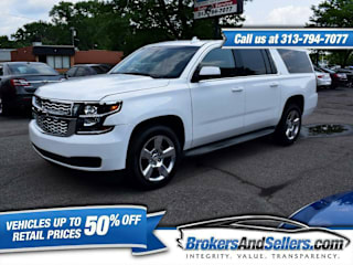 2018 Chevrolet Suburban LT 1500 1GNSKHKC1JR404308 2018 Chevrolet Suburban LT 1500