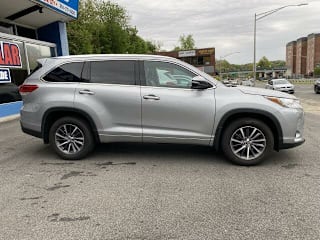 2018 Toyota Highlander SE 5TDJZRFH9JS816523 2018 Toyota Highlander SE