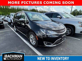 2018 Chrysler Pacifica Limited 2C4RC1GG8JR232828 2018 Chrysler Pacifica Limited