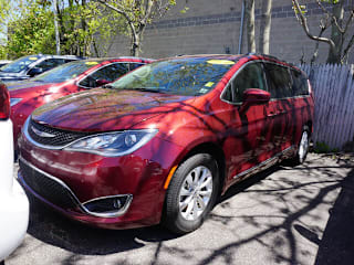 2019 Chrysler Pacifica Touring L 2C4RC1BG2KR685562 2019 Chrysler Pacifica Touring L