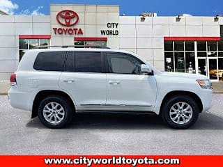 2017 Toyota Land Cruiser Base JTMCY7AJXH4051497 2017 Toyota Land Cruiser Base