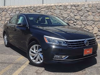 2018 Volkswagen Passat 2.0T SE 1VWBA7A32JC032713 2018 Volkswagen Passat 2.0T SE