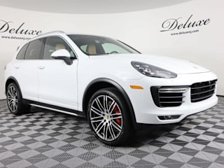 2017 Porsche Cayenne Turbo S WP1AC2A27HLA92496 2017 Porsche Cayenne Turbo S