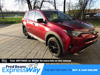 2018 Toyota RAV4 2T3RFREV7JW774855 2018 Toyota RAV4