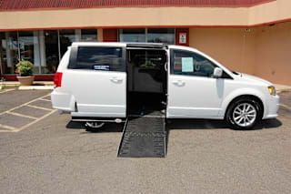 2019 Dodge Grand Caravan SXT 2C4RDGCG8KR607009 2019 Dodge Grand Caravan SXT