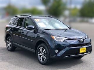 2018 Toyota RAV4 XLE JTMRFREV1JD242191 2018 Toyota RAV4 XLE