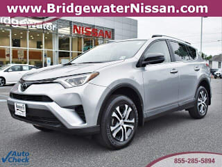 2018 Toyota RAV4 LE JTMBFREV7JJ226726 2018 Toyota RAV4 LE