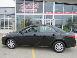 2010 Toyota Corolla LE 2T1BU4EE2AC319982 2010 Toyota Corolla LE