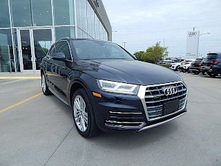 2019 Audi Q5 2.0T quattro Premium Plus WA1BNAFY3K2032813 2019 Audi Q5 2.0T quattro Premium Plus