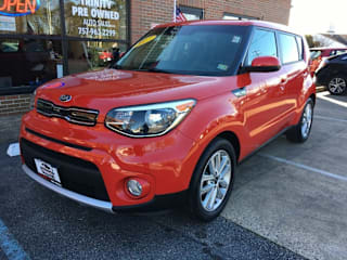 2017 Kia Soul + KNDJP3A56H7424829 2017 Kia Soul +