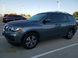2018 Nissan Pathfinder S 5N1DR2MN4JC678674 2018 Nissan Pathfinder S