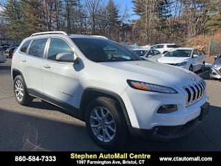 2017 Jeep Cherokee 1C4PJMCB1HW556665 2017 Jeep Cherokee