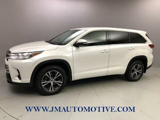 2018 Toyota Highlander LE 5TDBZRFH4JS876665 2018 Toyota Highlander LE
