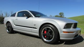 2005 Ford Mustang GT Deluxe 1ZVFT82H555110181 2005 Ford Mustang GT Deluxe