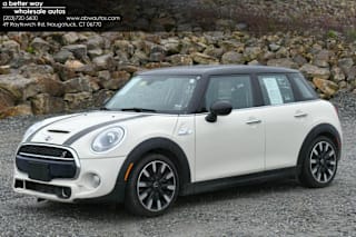 2015 MINI Hardtop 4 Door Cooper S WMWXU3C53FT892177 2015 MINI Hardtop 4 Door Cooper S