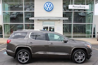 2019 GMC Acadia Denali 1GKKNPLS0KZ195570 2019 GMC Acadia Denali