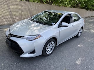 2018 Toyota Corolla LE 5YFBURHE0JP825125 2018 Toyota Corolla LE