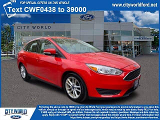 2017 Ford Focus SE 1FADP3F21HL240438 2017 Ford Focus SE