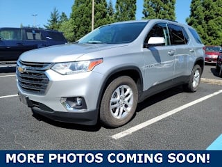 2018 Chevrolet Traverse LT Cloth 1GNEVGKWXJJ275749 2018 Chevrolet Traverse LT Cloth