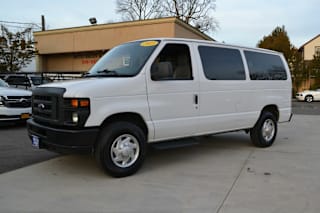 2013 Ford E-Series Wagon E-350 SD XL 1FBNE3BL4DDB17504 2013 Ford E-Series Wagon E-350 SD XL