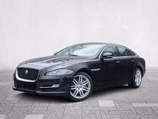 2017 Jaguar XJ R-Sport SAJWA1C71H8W12311 2017 Jaguar XJ R-Sport