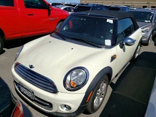 2011 MINI Cooper Base WMWZN3C50BT133597 2011 MINI Cooper Base
