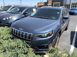 2019 Jeep Cherokee Latitude Plus 1C4PJLLB6KD429083 2019 Jeep Cherokee Latitude Plus