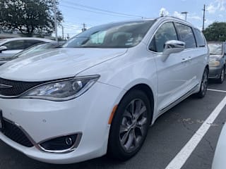 2018 Chrysler Pacifica Limited 2C4RC1GGXJR358074 2018 Chrysler Pacifica Limited