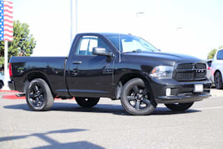 2017 Ram Pickup 1500 Express 3C6JR6AG1HG703002 2017 Ram Pickup 1500 Express