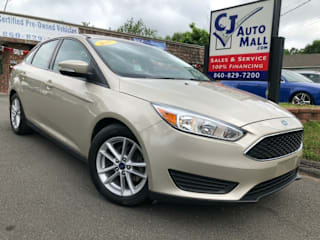 2017 Ford Focus SE 1FADP3F21HL288456 2017 Ford Focus SE