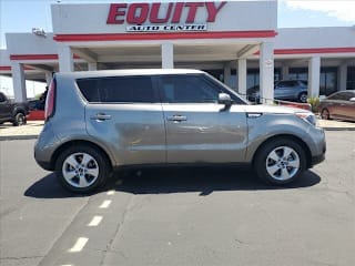 2018 Kia Soul Base KNDJN2A29J7582027 2018 Kia Soul Base