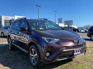 2018 Toyota RAV4 XLE 2T3RFREV5JW820750 2018 Toyota RAV4 XLE