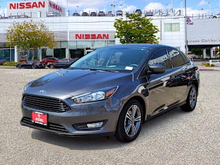 2018 Ford Focus SE 1FADP3FE0JL261233 2018 Ford Focus SE