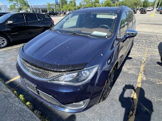 2017 Chrysler Pacifica Limited 2C4RC1GG4HR623694 2017 Chrysler Pacifica Limited
