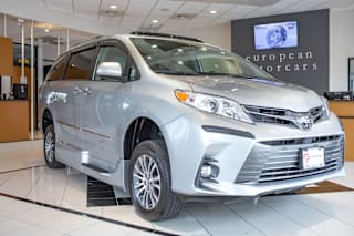 2019 Toyota Sienna XLE Premium 8-Passenger 5TDYZ3DC0KS002703 2019 Toyota Sienna XLE Premium 8-Passenger