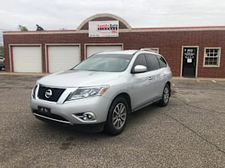2016 Nissan Pathfinder SV 5N1AR2MN8GC666040 2016 Nissan Pathfinder SV