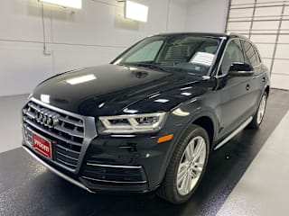 2019 Audi Q5 2.0T quattro Premium Plus WA1BNAFY4K2033145 2019 Audi Q5 2.0T quattro Premium Plus