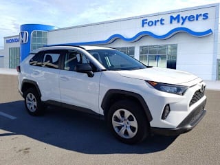 2020 Toyota RAV4 LE 2T3F1RFV3LC102585 2020 Toyota RAV4 LE