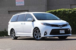 2019 Toyota Sienna SE 8-Passenger 5TDXZ3DC1KS996287 2019 Toyota Sienna SE 8-Passenger
