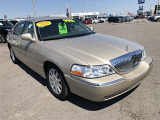 2010 Lincoln Town Car Signature Limited 2LNBL8CV8AX631552 2010 Lincoln Town Car Signature Limited