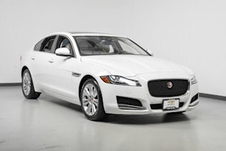 2017 Jaguar XF 35t Premium SAJBD4BV6HCY46769 2017 Jaguar XF 35t Premium