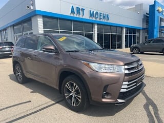 2018 Toyota Highlander LE 5TDBZRFH4JS881140 2018 Toyota Highlander LE
