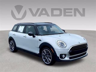 2018 MINI Clubman Cooper WMWLN5C55J2E34374 2018 MINI Clubman Cooper